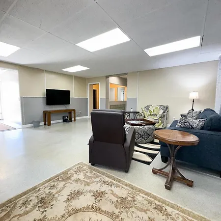 2 Bedroom, 1 Bath, Ranch Style